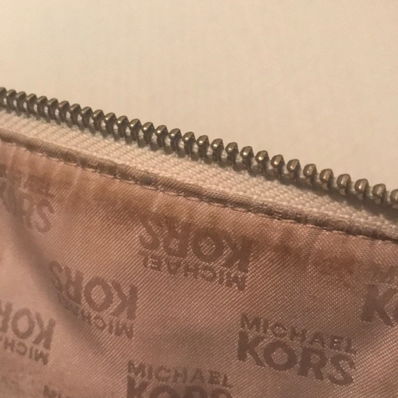 Michael Kors Handbag - Picture 6 of 8